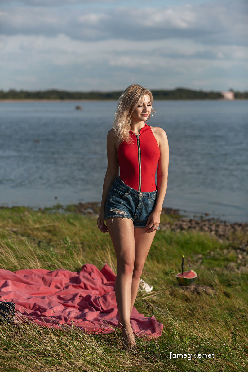 Елена, 20 лет, 1 размер груди